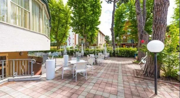 Hotel Arianna Pinarella