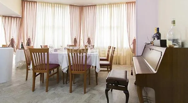 Hotel Arianna Pinarella Italy